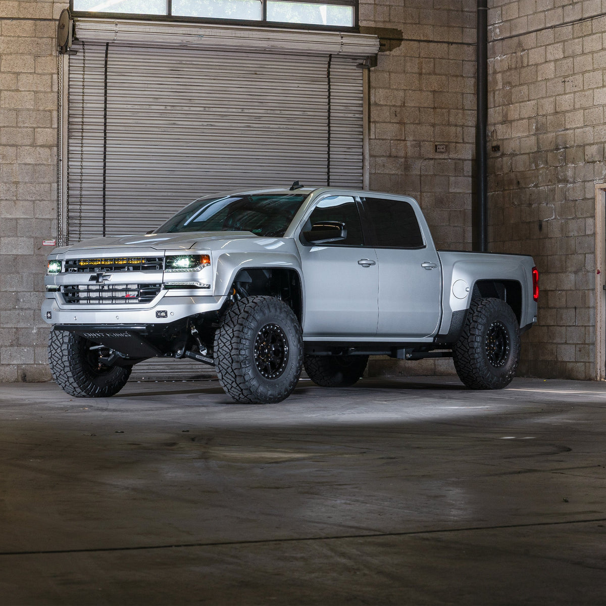 Chevy Silverado 1500 / GMC Sierra 1500 - Long Travel PreRunner Kit installed on a truck