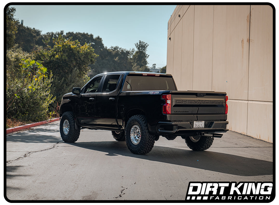 Chevy Silverado 1500 / GMC Sierra 1500 - Mid Travel PreRunner Kit installed on a truck